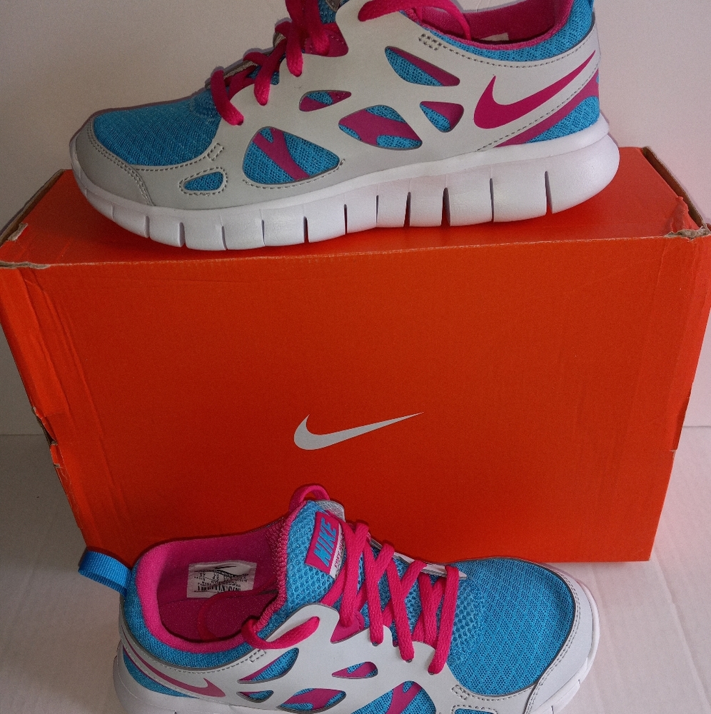 Juniors Girls NIKE FREE RUN 2 White Trainers 477701 400 size 5